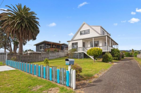A Wave From It All - Waihi Beach Holiday Home